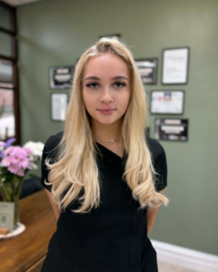 Izzy &ndash; Lash & Nail Technician