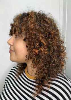 long-tight-curly-womens-hairstyle